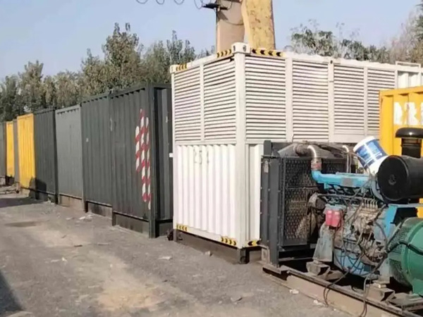 广灵200KW柴油发电机机组每小时油耗是多少？